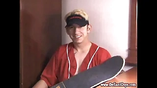 Straight amateur twinks talks about solo sex